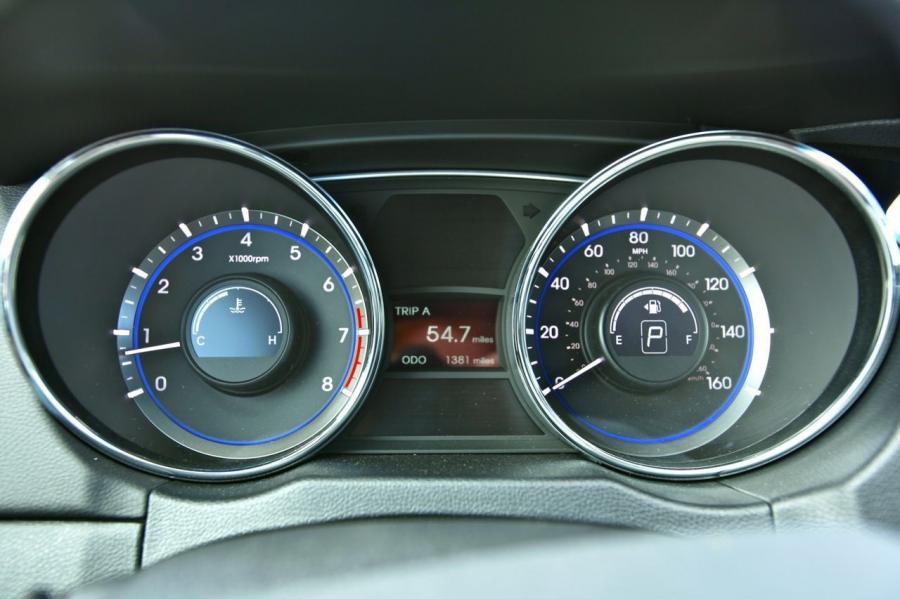  Hyundai Sonata 2.0T 2010 года  (фото 30 из 67)